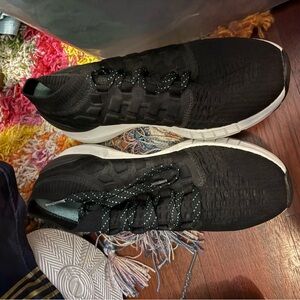 Under Armour Black and White Men's Sneakers